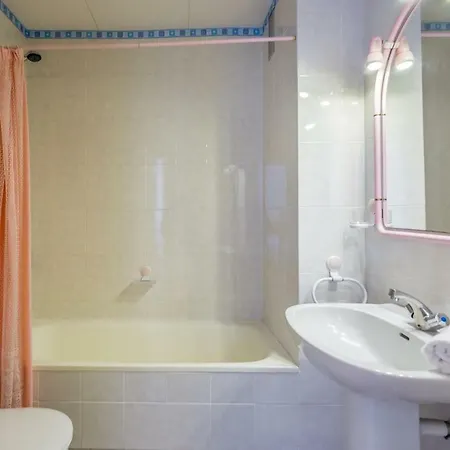 Homeholidaysrentals Moonlight * Santa Susanna